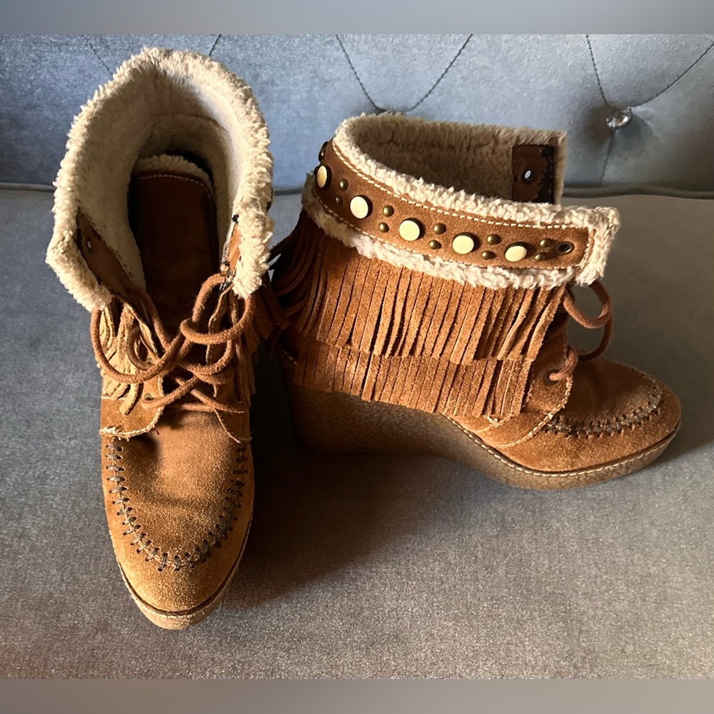 Sam Edelman Camel Color Suede Fringe Wedge Sherpa Lace Up Ankle Boot